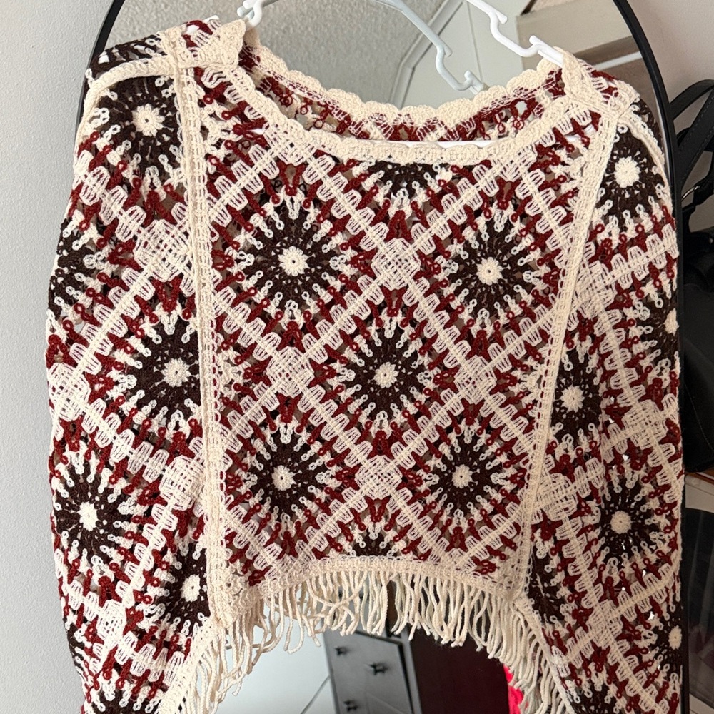 House of Harlow 1960 Red and Cream Crochet Poncho